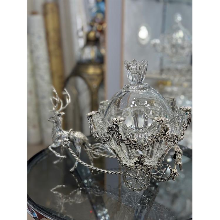 شکلات خوری درب دار ارابه گوزن